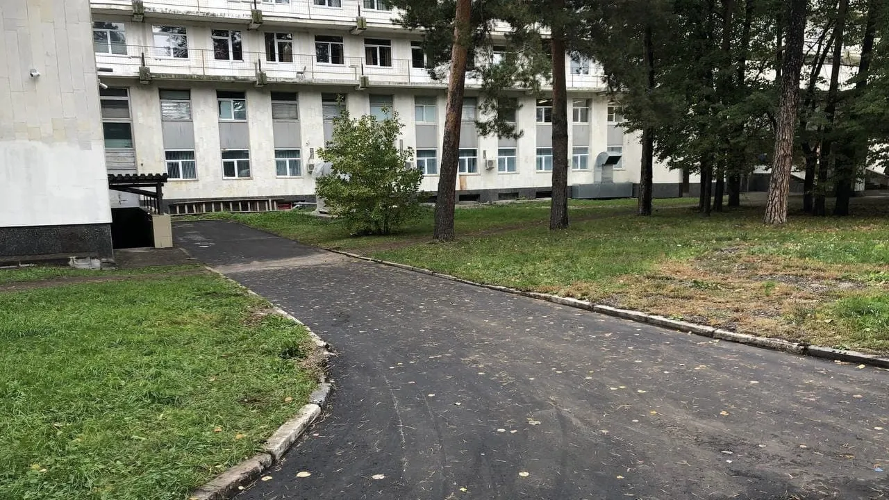 Территории двух медучреждений привели в порядок в подмосковном Жуковском