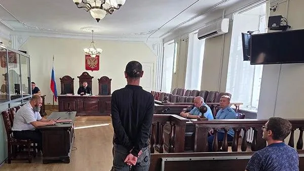 Суд назначил год колонии-поселения за надругательство над мемориалом