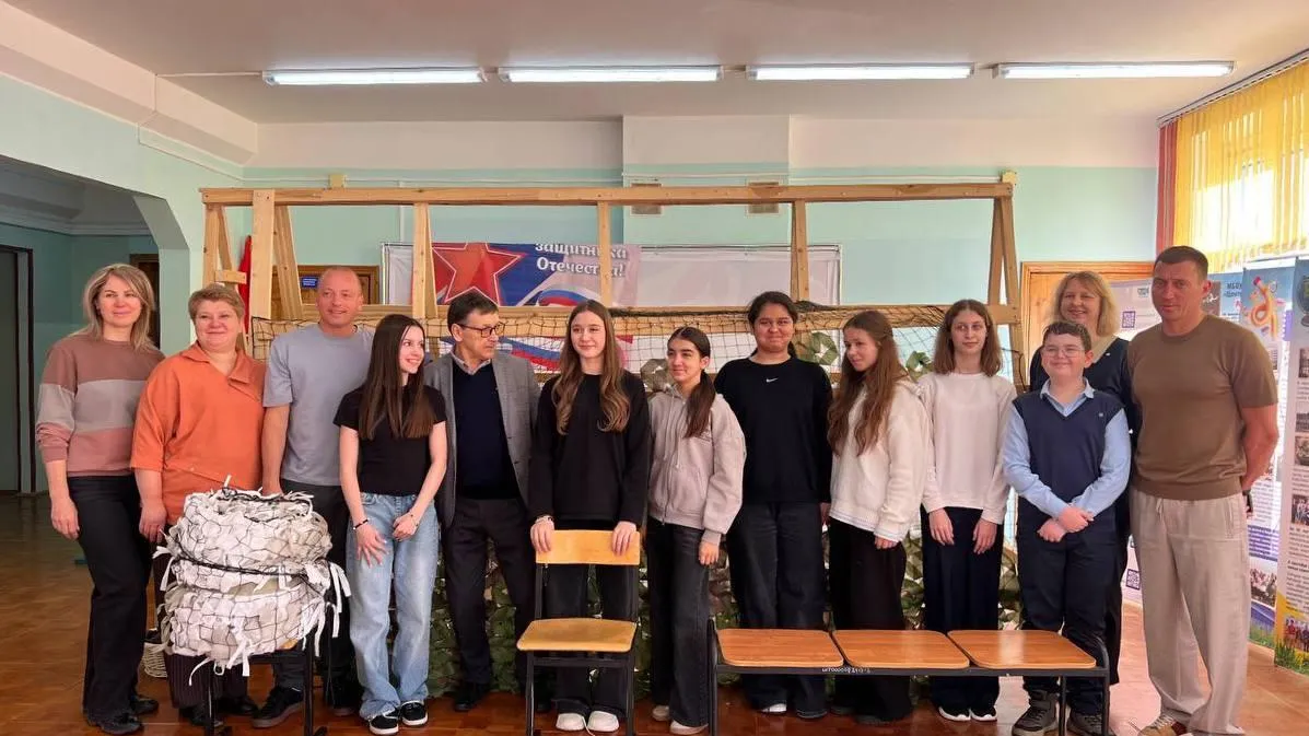 В Пушкинском округе депутаты посетили пункт плетения сетей