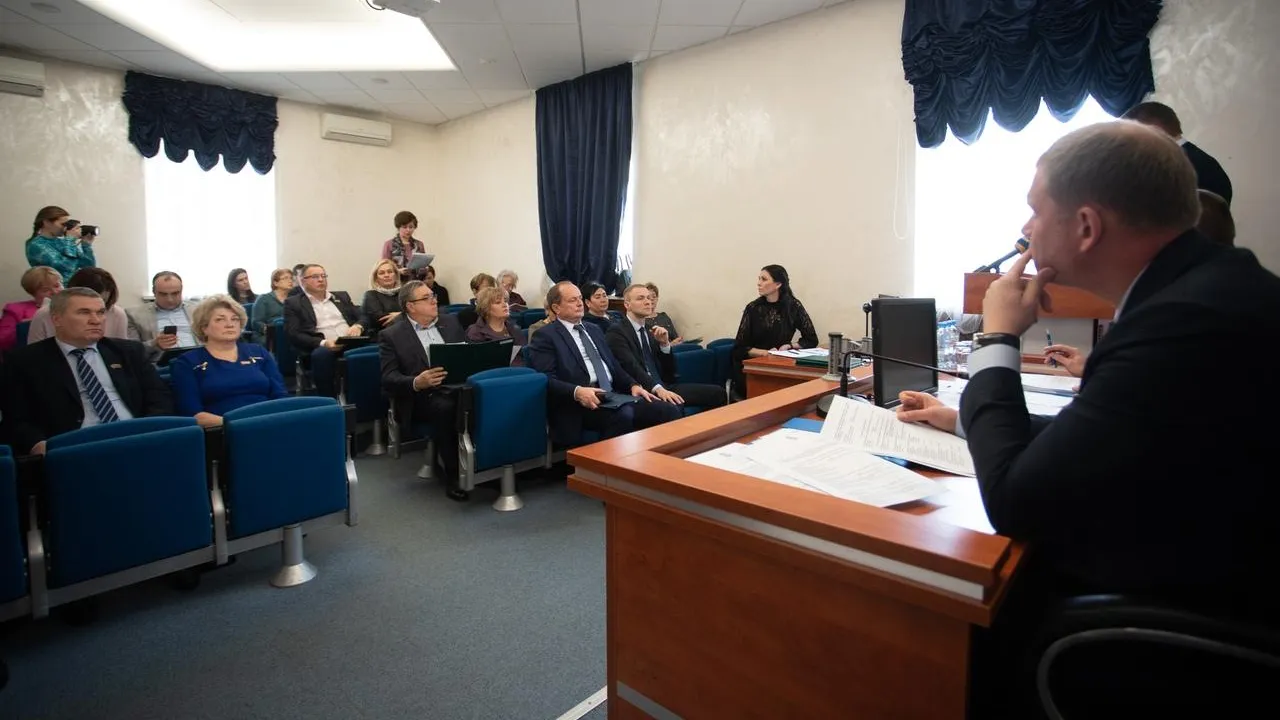 Глава Ленинского района обратился к депутатам с инициативой создания городского округа