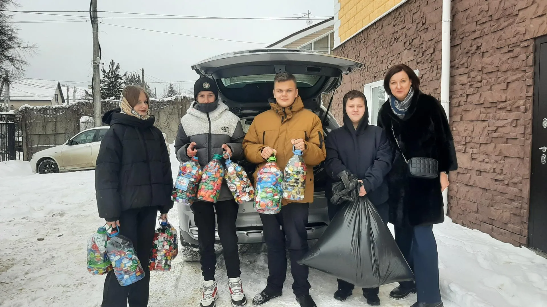 Свыше 500 кг разноцветного вторсырья собрали волонтеры Подмосковья за осень