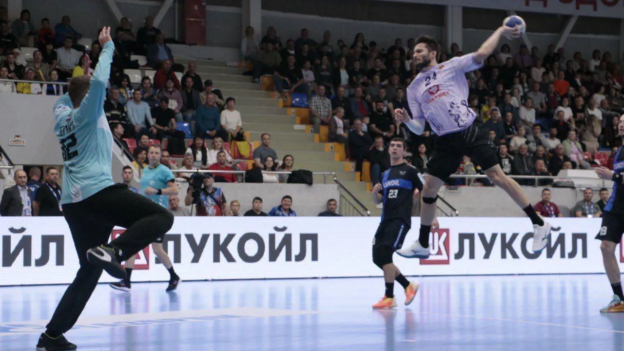 Гандбольная команда Чехова одержала победу в первой игре SEHA — Gazprom League