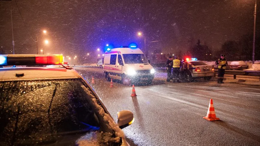 В Москве водитель «УАЗа» сбил двух пешеходов, пострадал 8-летний ребенок