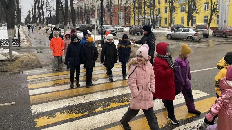 В Ступине полицейские провели экспресс‑занятие по безопасности дорожного движения