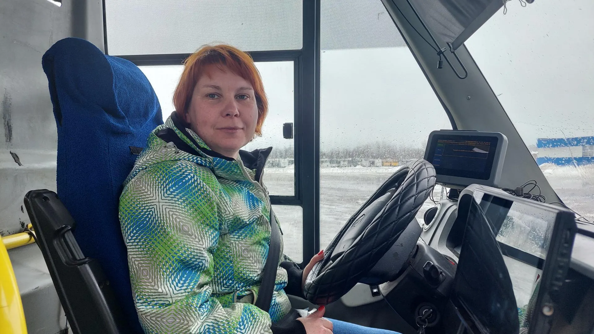 Женщина‑водитель автобуса из Воскресенска показала, как готовит машину к рейсу