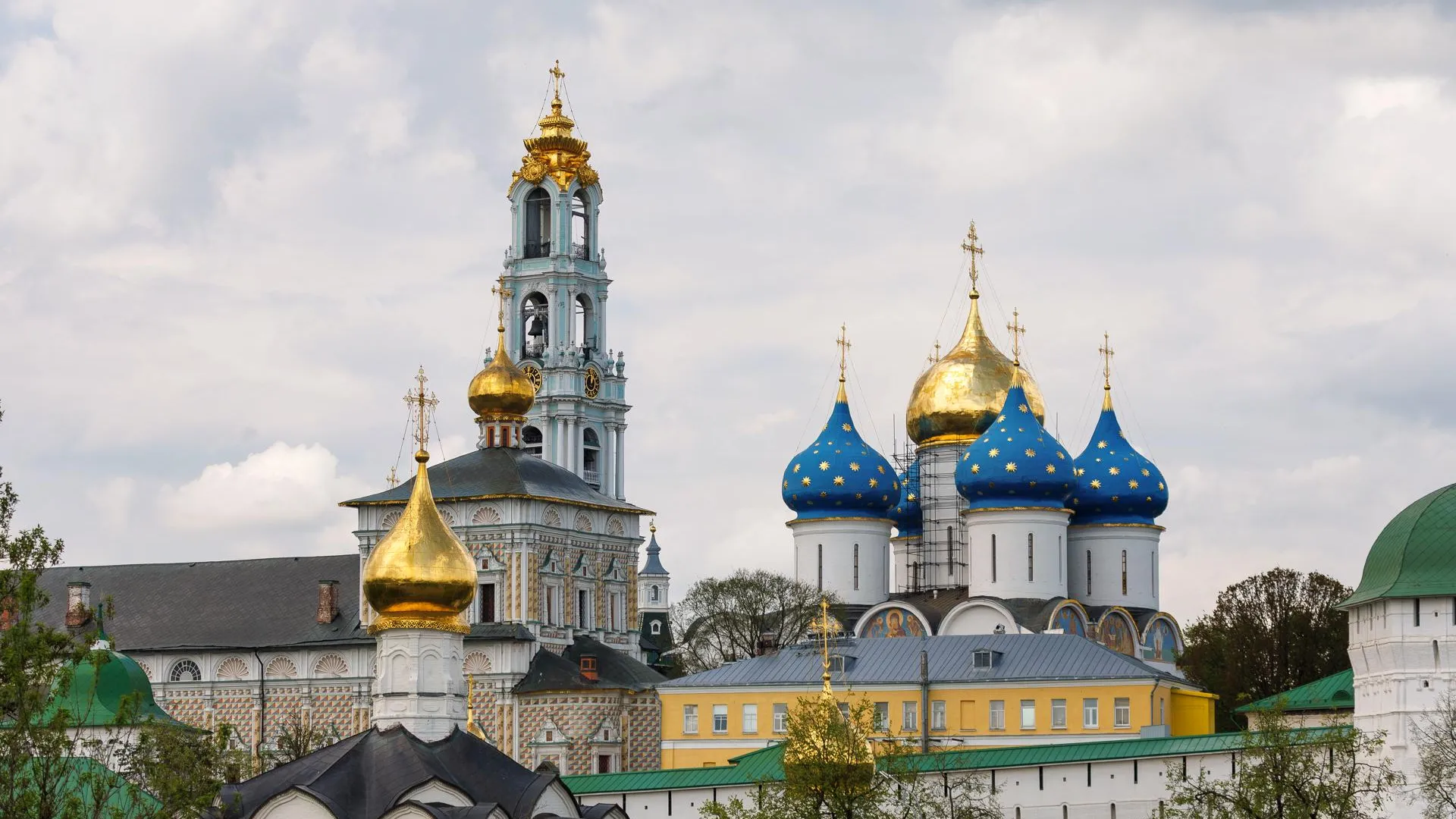 Жители Подмосковья выберут лучшие открытки и фото о Золотом кольце