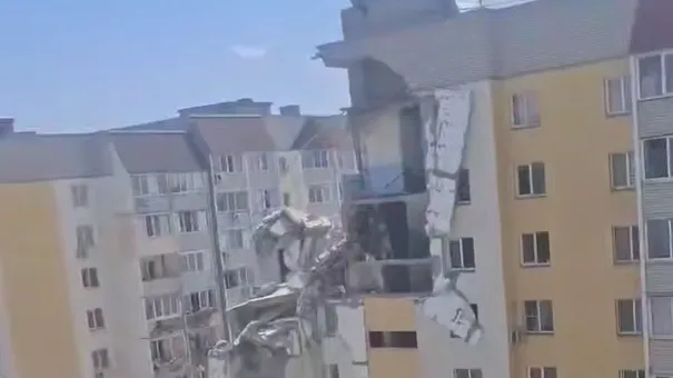 Жильцы находятся под завалами после взрыва в доме в Саратове