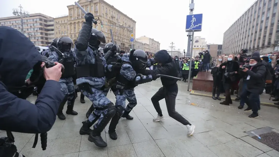 Устроивший на митинге побоище с ОМОНом чеченский «берсерк» вышел из колонии