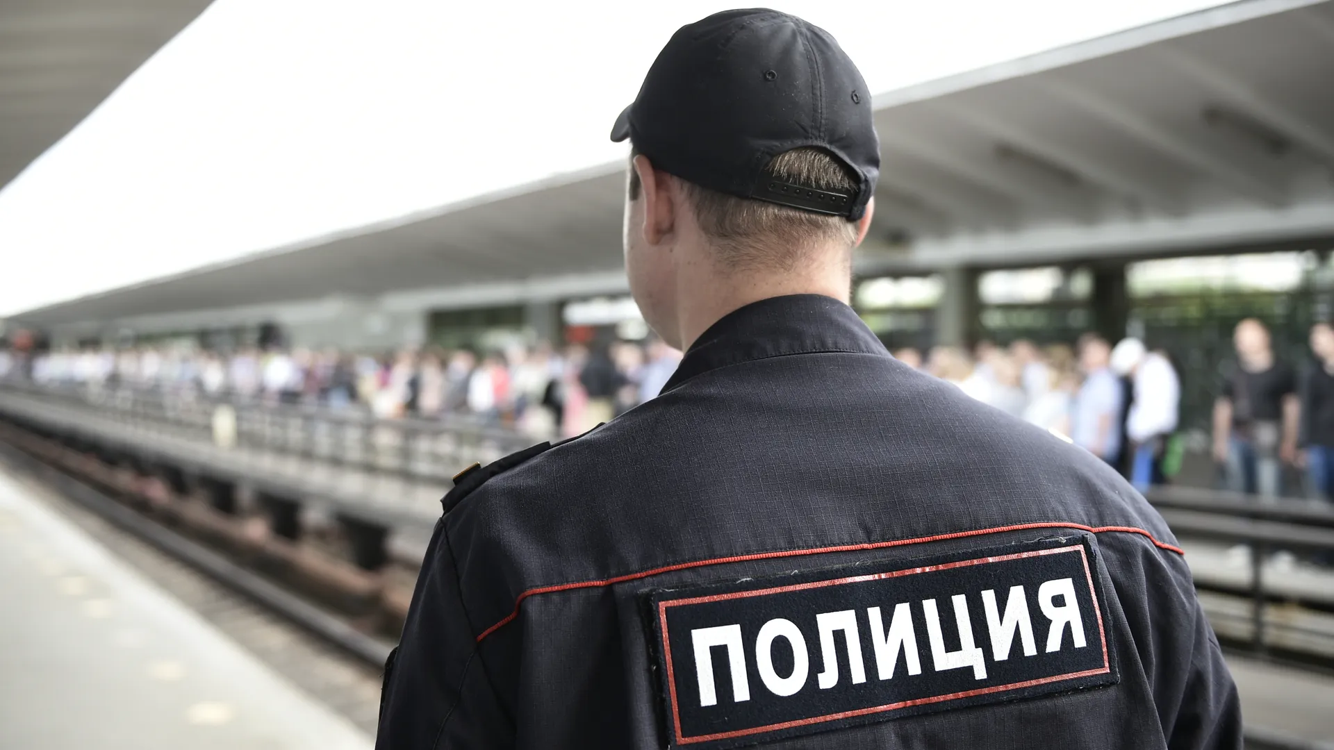 Москвич распылил в метро перцовый баллончик и был задержан