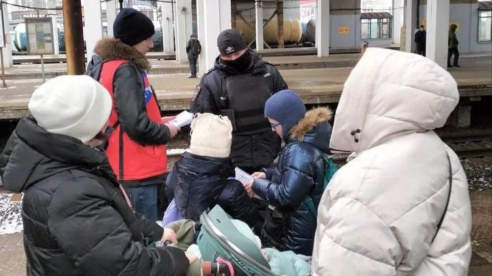 Рейды по безопасности на железной дороге продолжаются в Мытищах