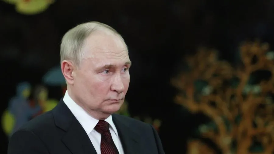 Путин приехал в Троице-Сергиеву лавру, где установлена икона Рублева