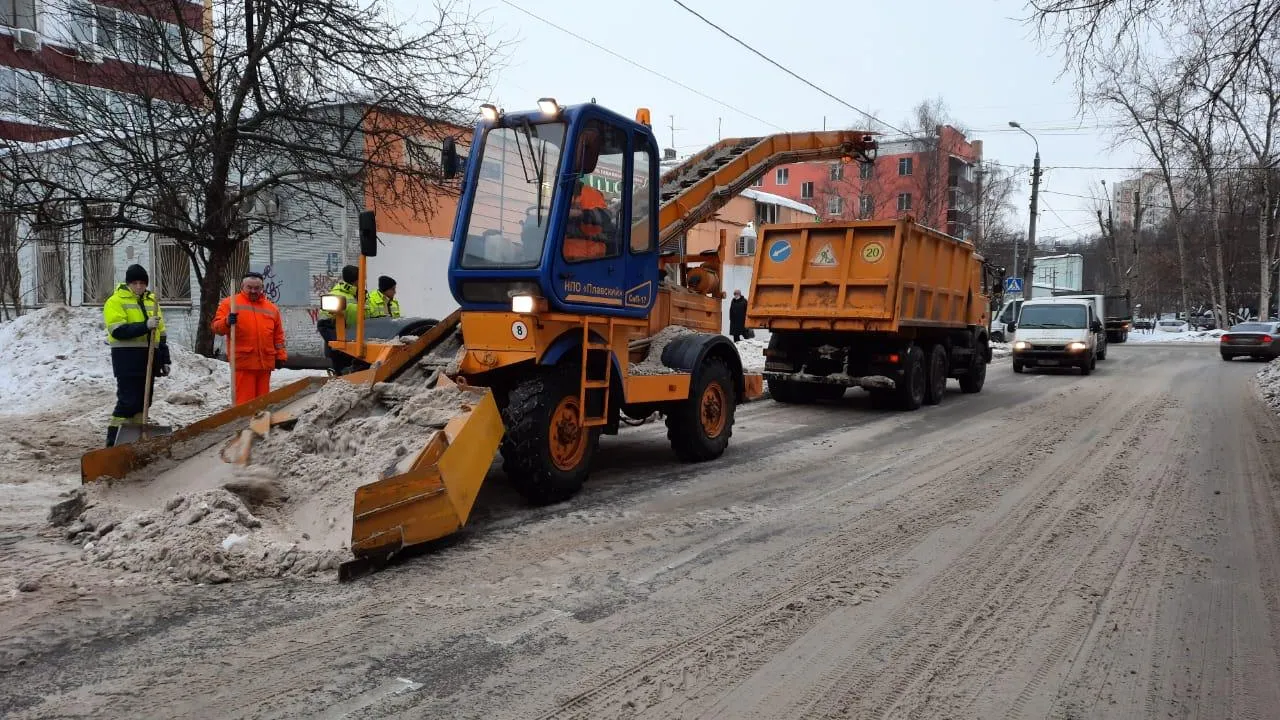 Порядка 650 кубометров снега и мусора вывезли из дворов Люберец за минувшую неделю