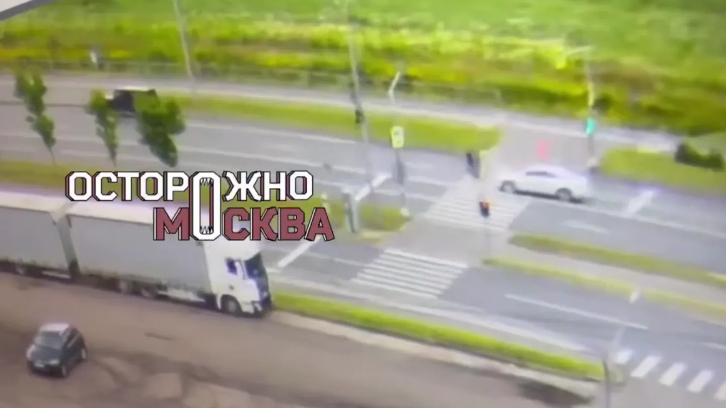 Иномарка сбила ребенка, который шел по «зебре» в Новой Москве