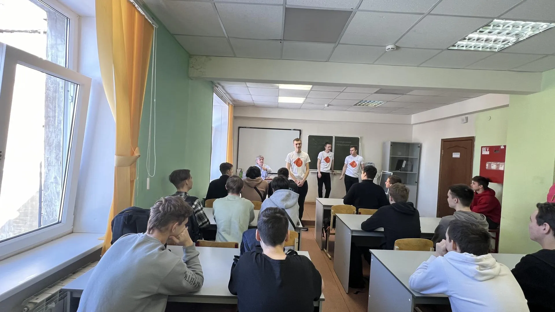 Первокурсникам Ступинского техникума рассказали о перспективах трудоустройства