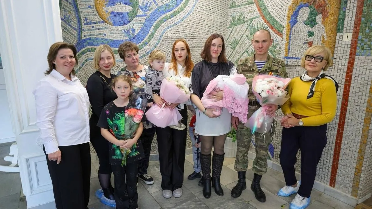 Боец из Подольска приехал в отпуск на рождение седьмого ребенка