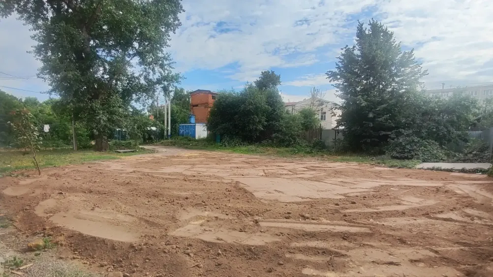 В Бронницах демонтировали два аварийных дома