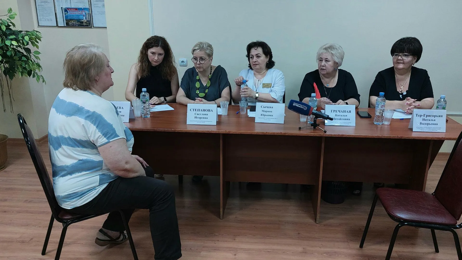 Прием населения по вопросам здравоохранения провели в поликлинике №5 Мытищ