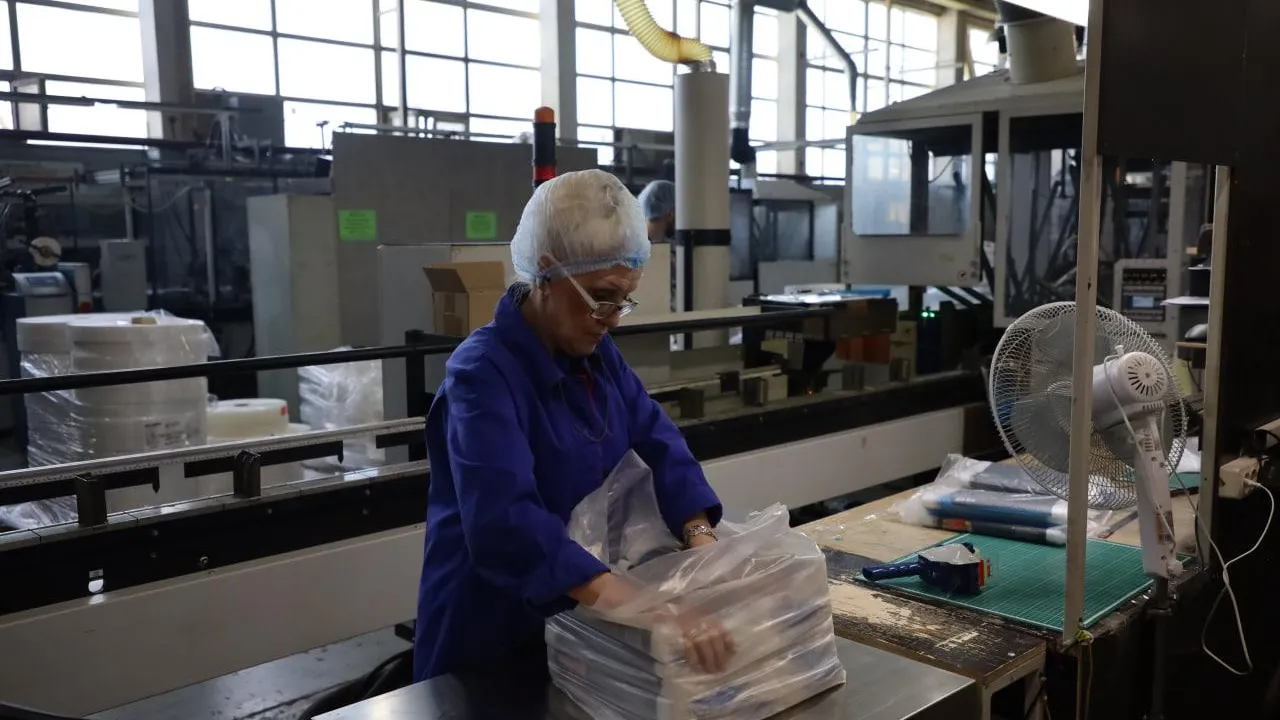 Ветераны СВО посетили завод «Артпласт» в Серпухове