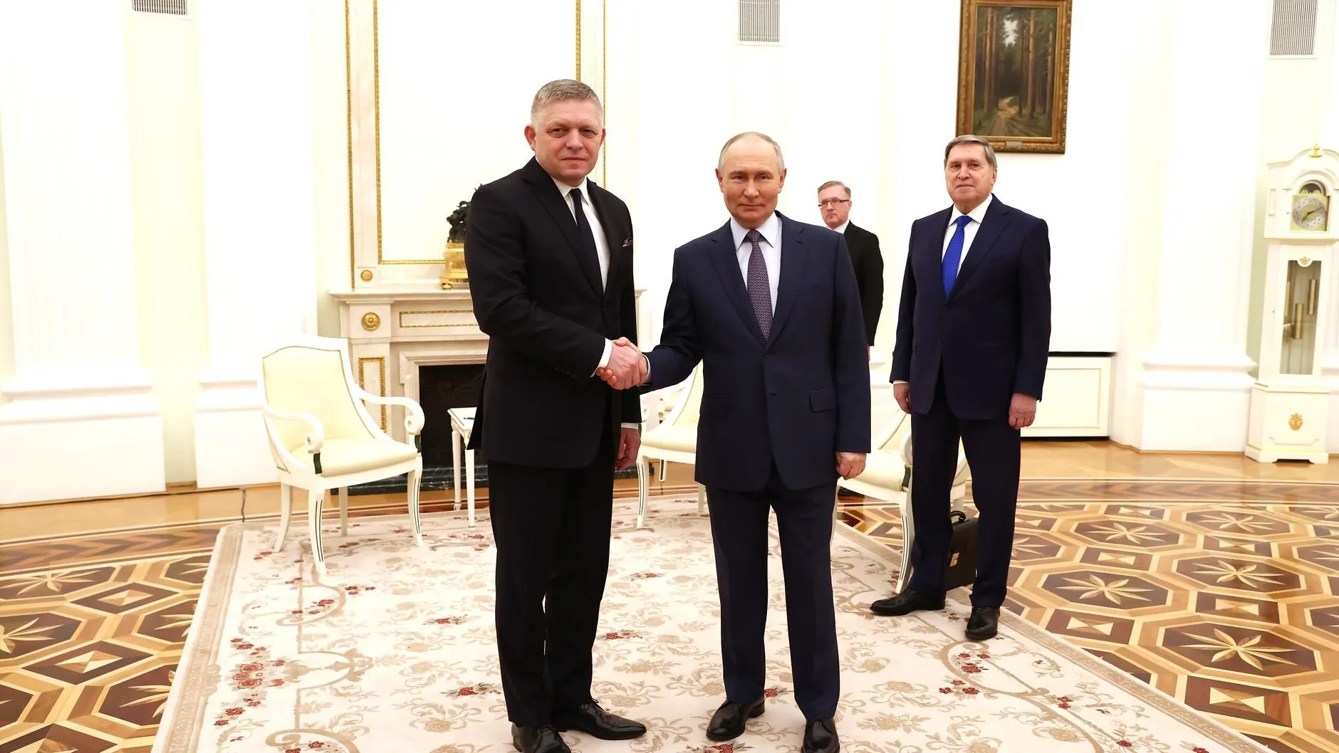 Путин проводит личную встречу с премьером Словакии Фицо