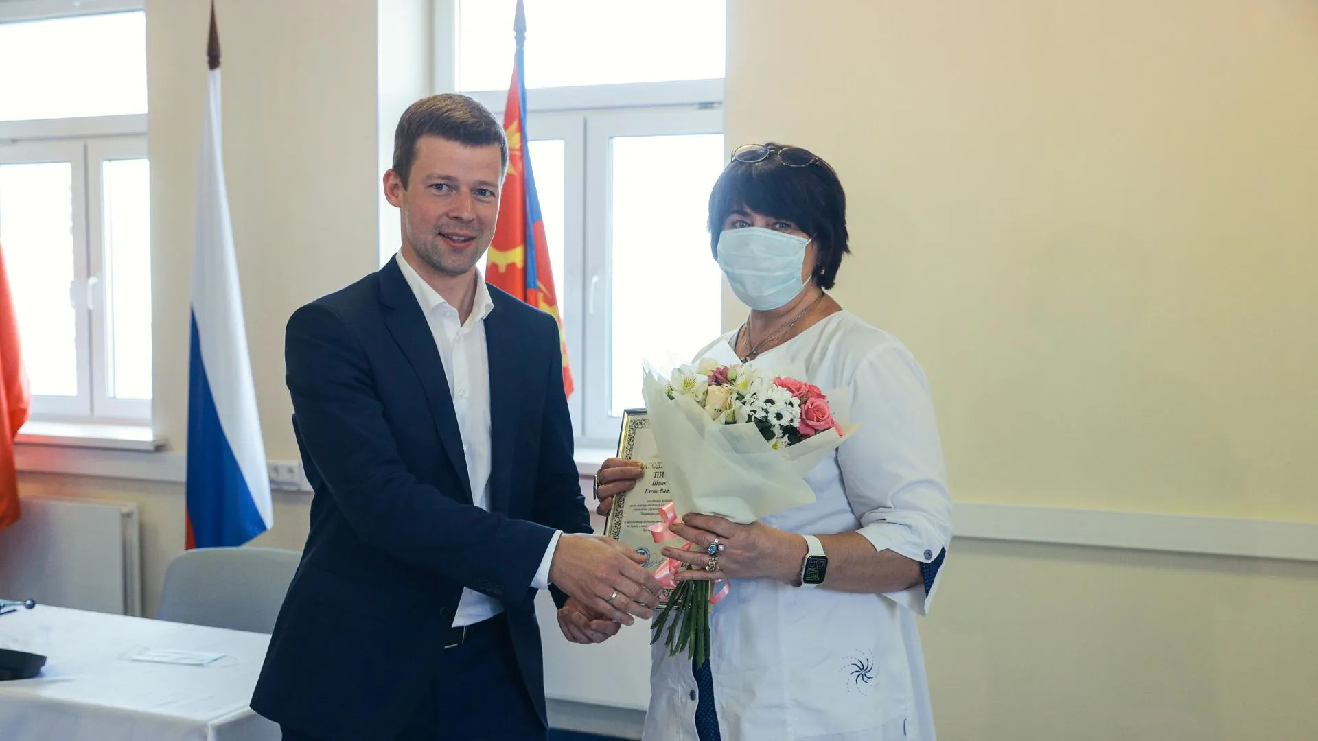Врачей Балашихи наградили за самоотверженную борьбу с коронавирусом