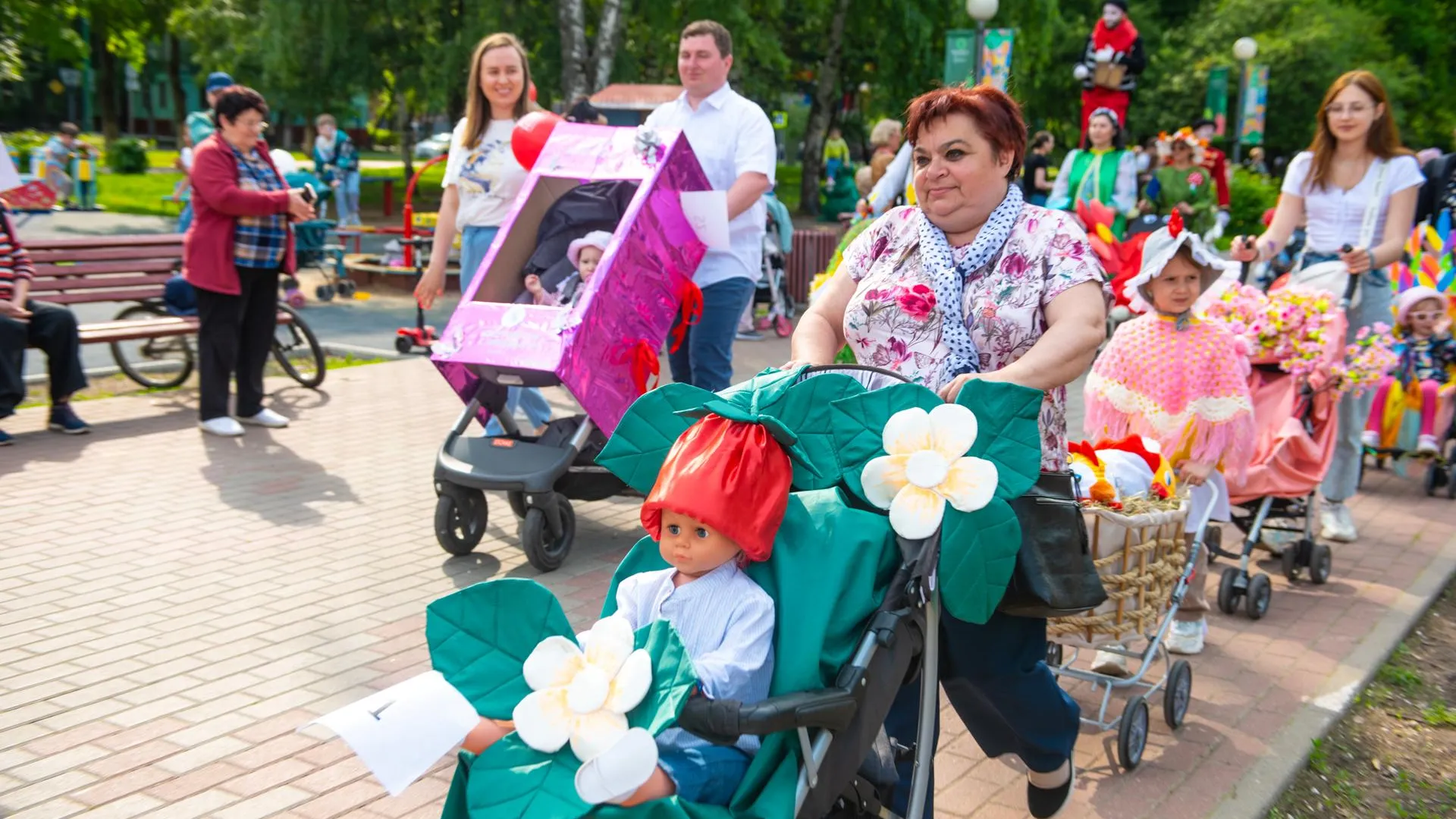 Почти 100 семей приняли участие на «Параде колясок» в Химках