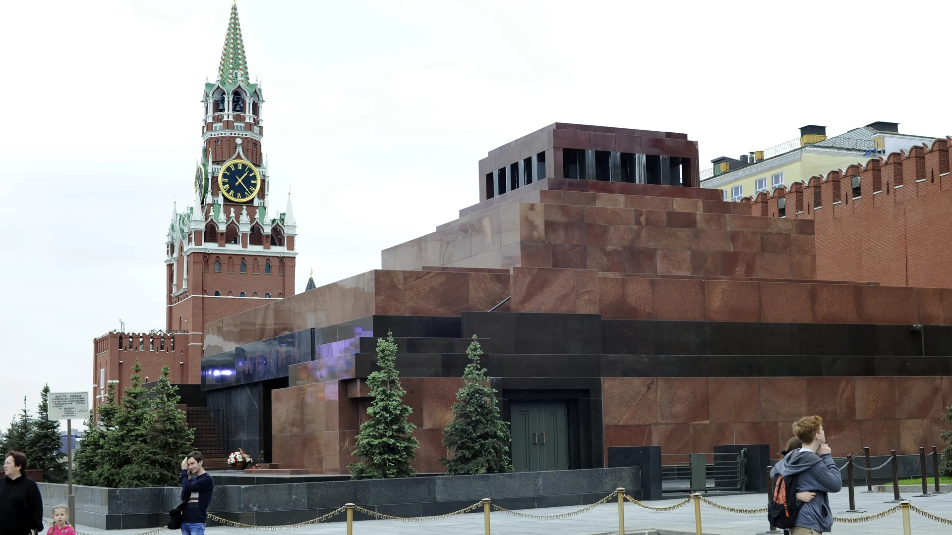 Мавзолей Ленина и некрополь у Кремлевской стены закроют на 22 июня
