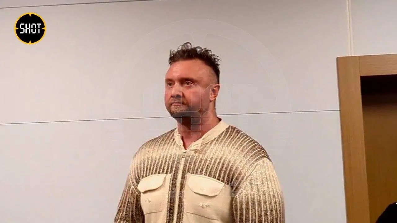 Организатор ЛГБТ*-туров снял голого ребенка на телефон в фитнес-клубе