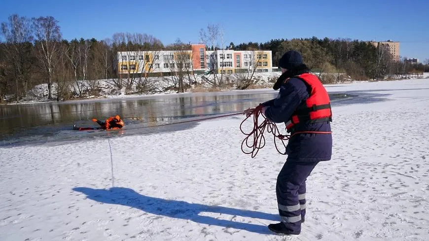 Спасатели Балашихи отработали способы и приемы спасения на воде