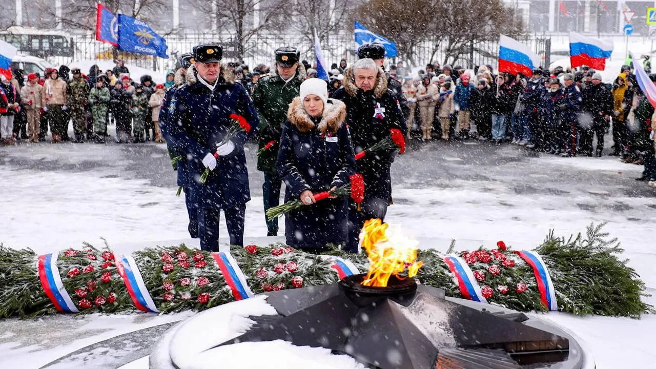 «Единая Россия» поздравляет жителей Подмосковья с Днем защитников Отечества