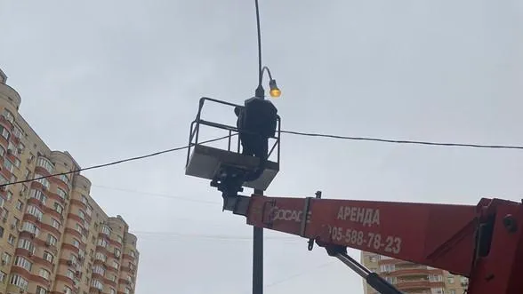 Свыше 130 фонарей отремонтировали в поселках Люберец с января