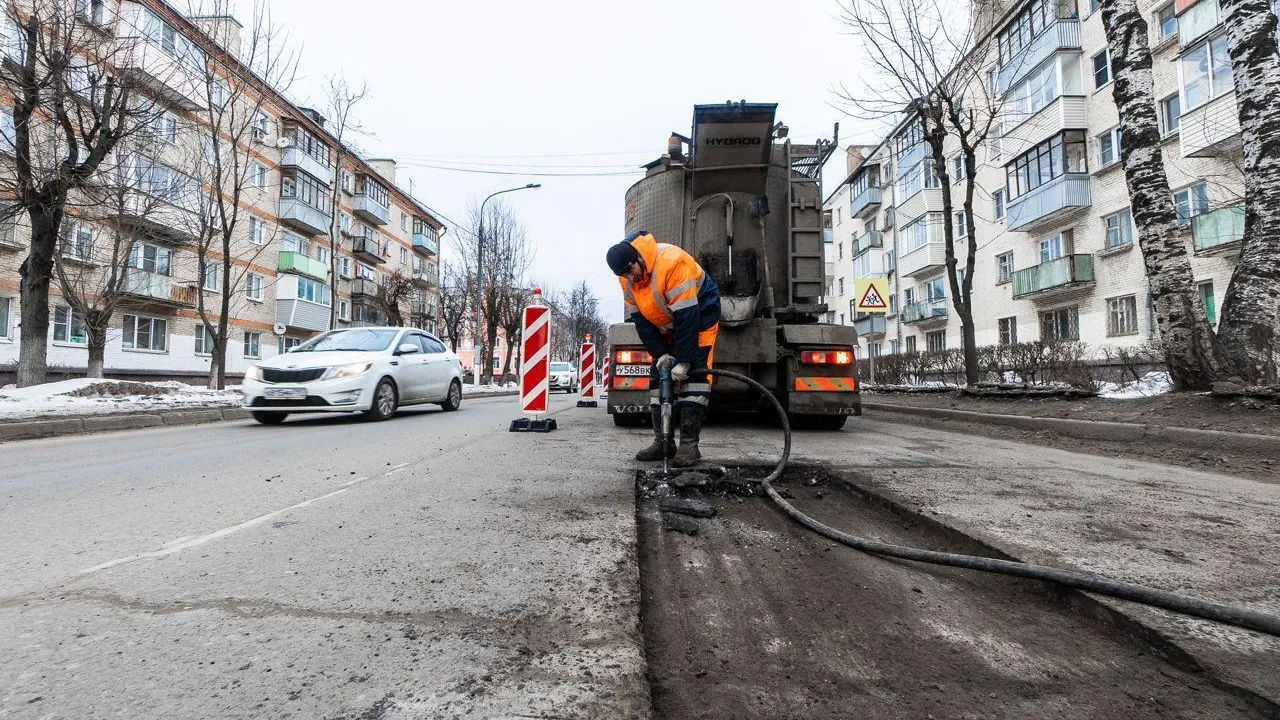 Дорожные службы провели ямочный ремонт в 5 горокругах Подмосковья