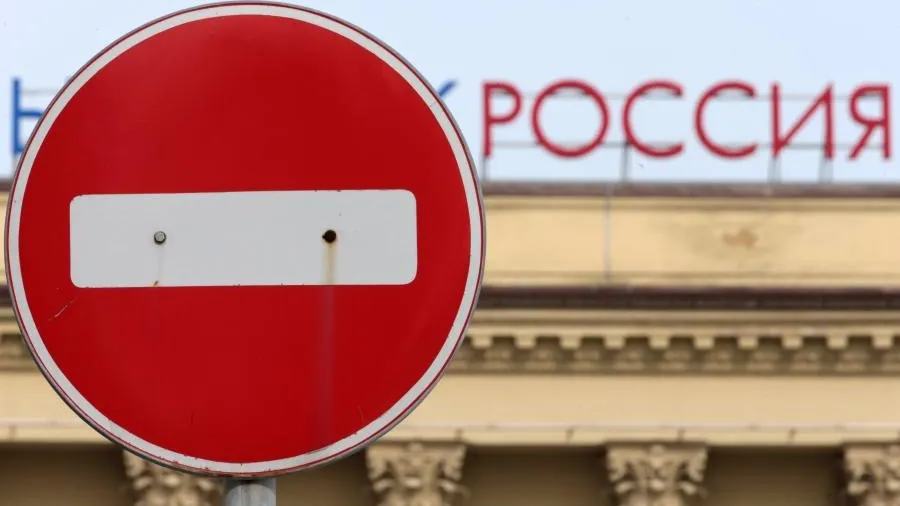 Стоит ли рассчитывать на снятие западных санкций после завершения СВО: мнения экспертов