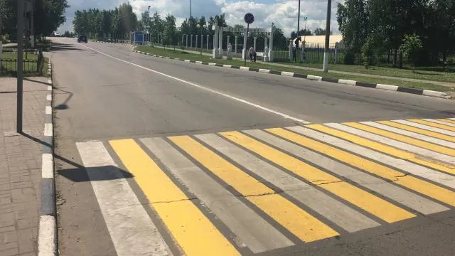 У домов на площади Святителя Николая в Дзержинском установят ограждения