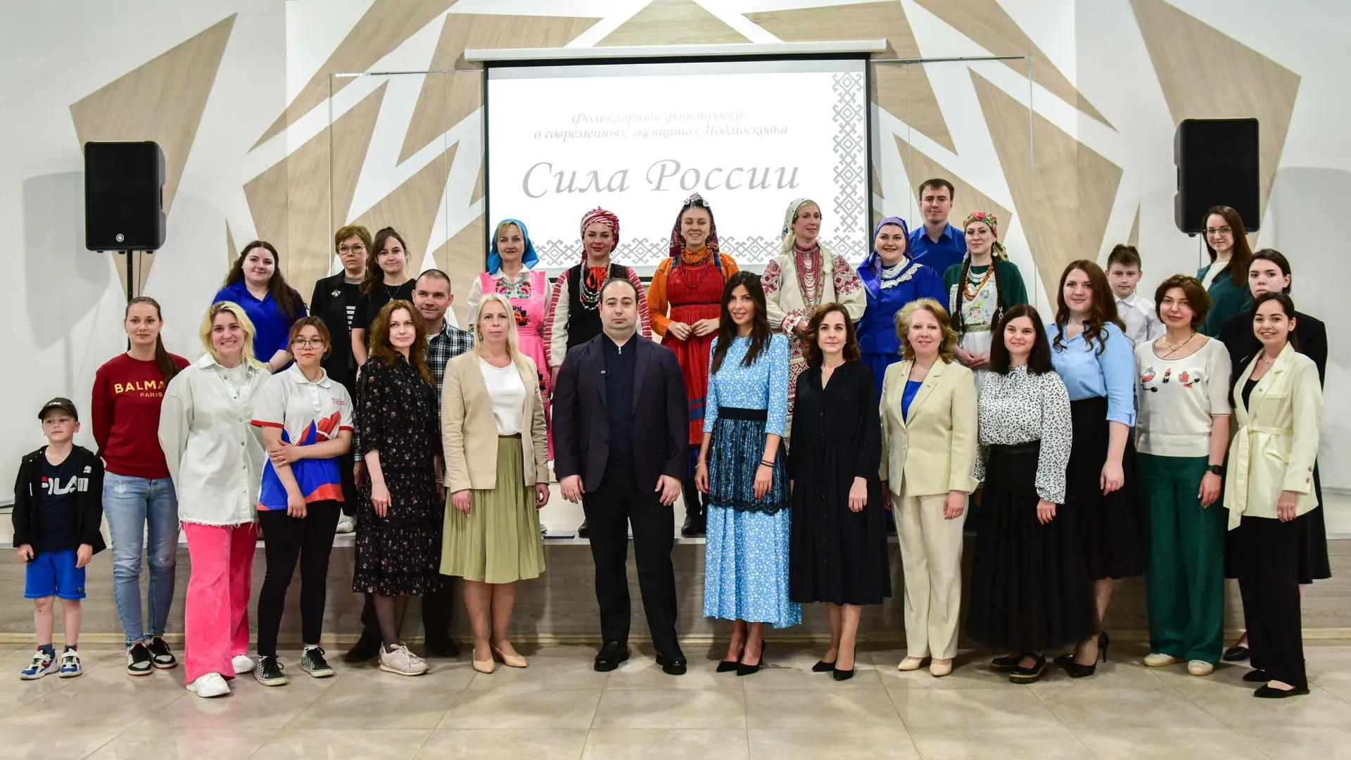 В Химках открыли фотовыставку ко Дню России