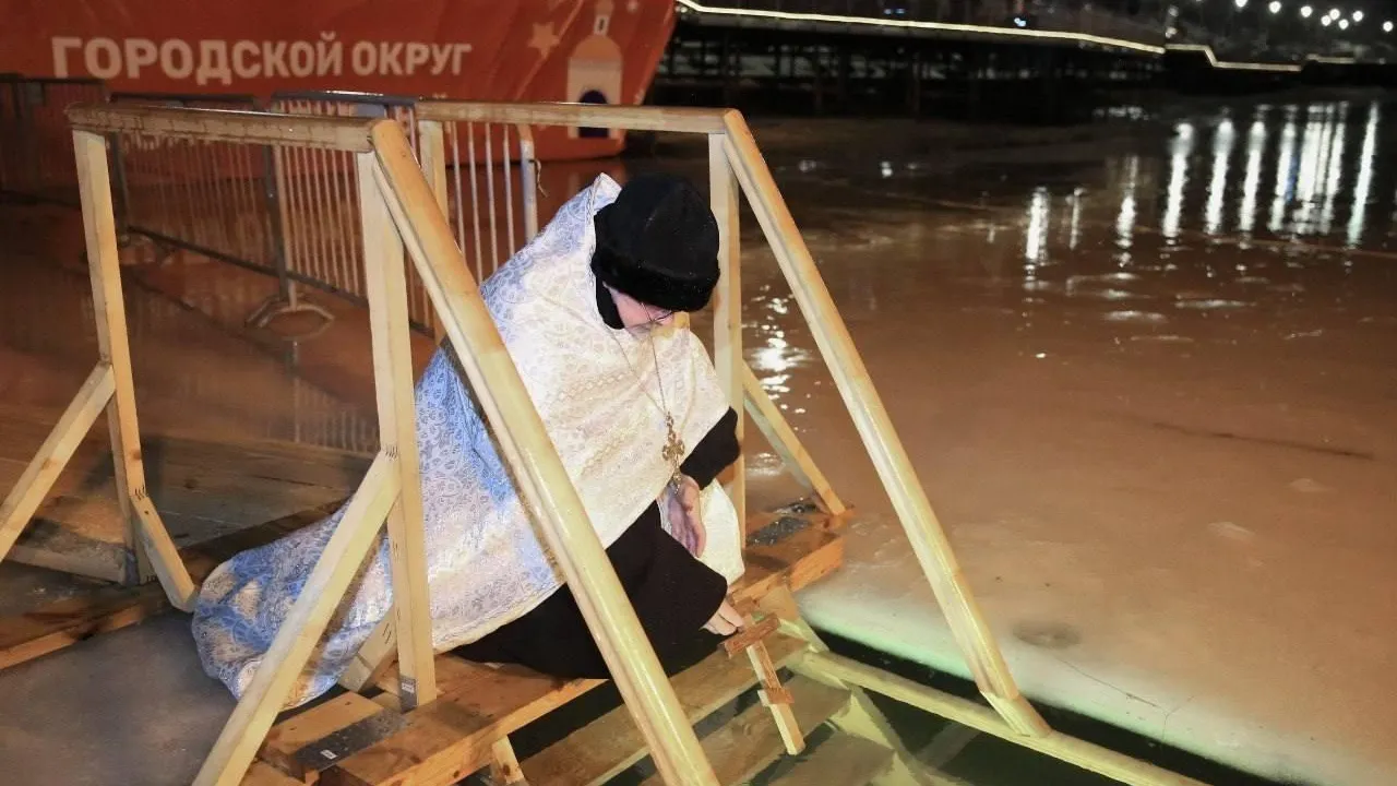 В Долгопрудном рассказали, кому можно и нельзя участвовать в крещенских купаниях