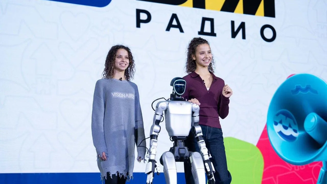 «Русская Медиагруппа» — первый медиахолдинг, который научит журналистике антропоморфного робота