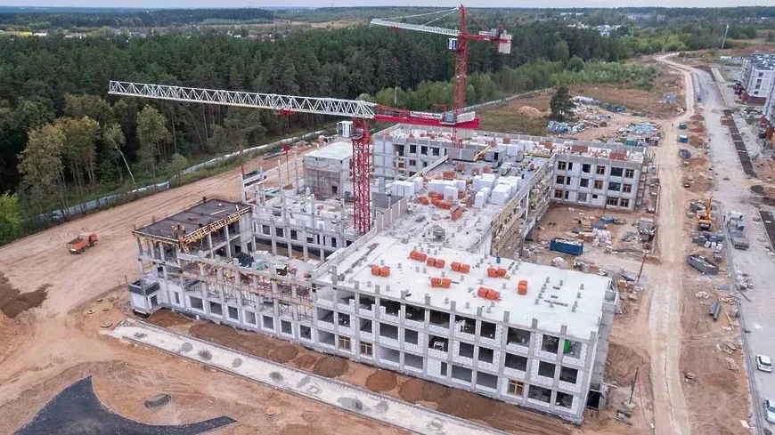 Школа в ЖК «Новая Рига» в Красногорске готова на 45%