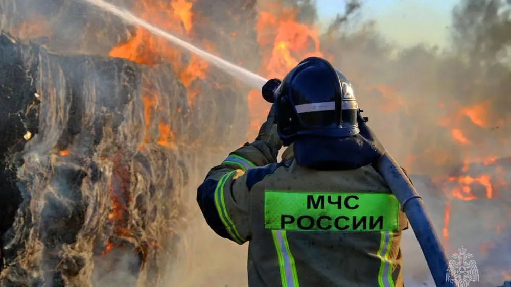 Сотрудники МЧС РФ пострадали в результате обстрела со стороны ВСУ в Донецке