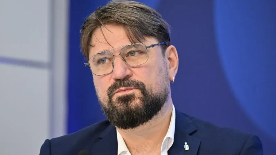 «Гена Букин» развелся с четвертой женой, обвинившей его в насилии и изменах