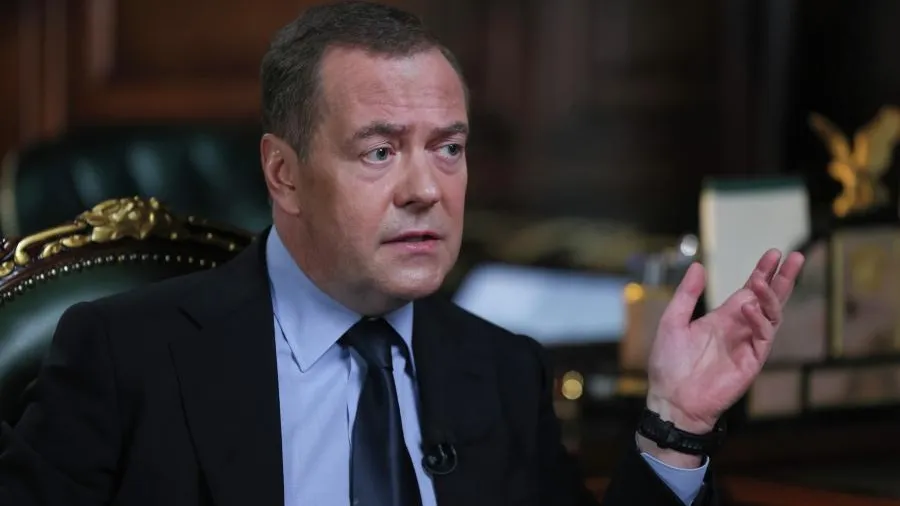 Медведев: бомбоубежища от «Орешника» западным столицам не помогут