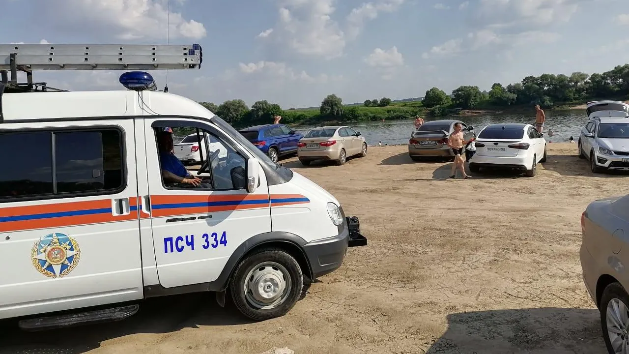 Спасатели продолжают патрулировать несанкционированные пляжи на водоемах Подольска