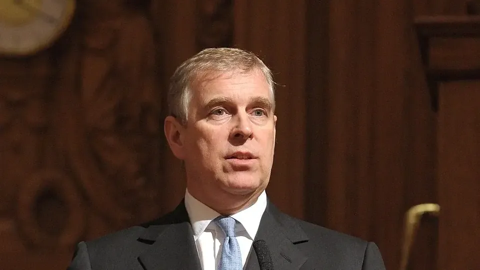 Брата короля Карла III Эндрю отпустили из-под стражи