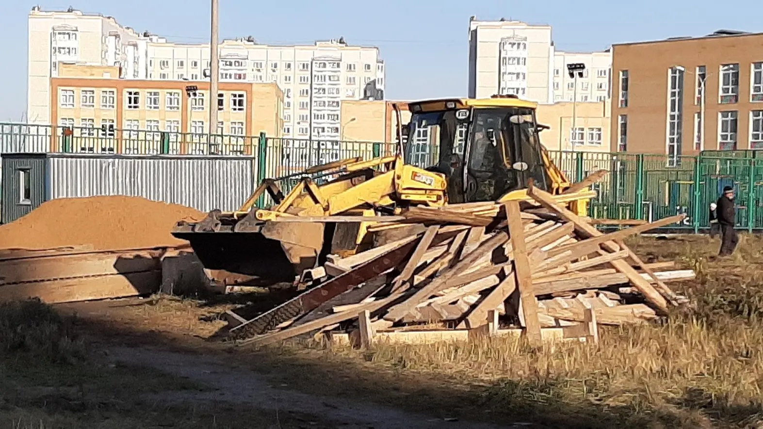 Площадку к строительству школы начали готовить на Армейском проезде в Подольске