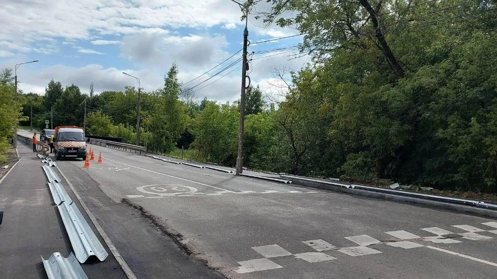 Пешеходный переход к подмосковной школе оборудуют светофором