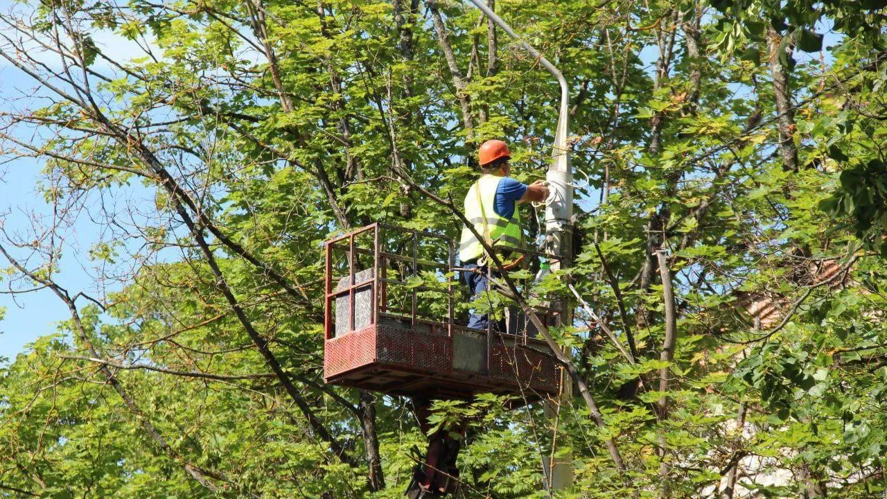В Дубне устанавливают энергосберегающие светильники