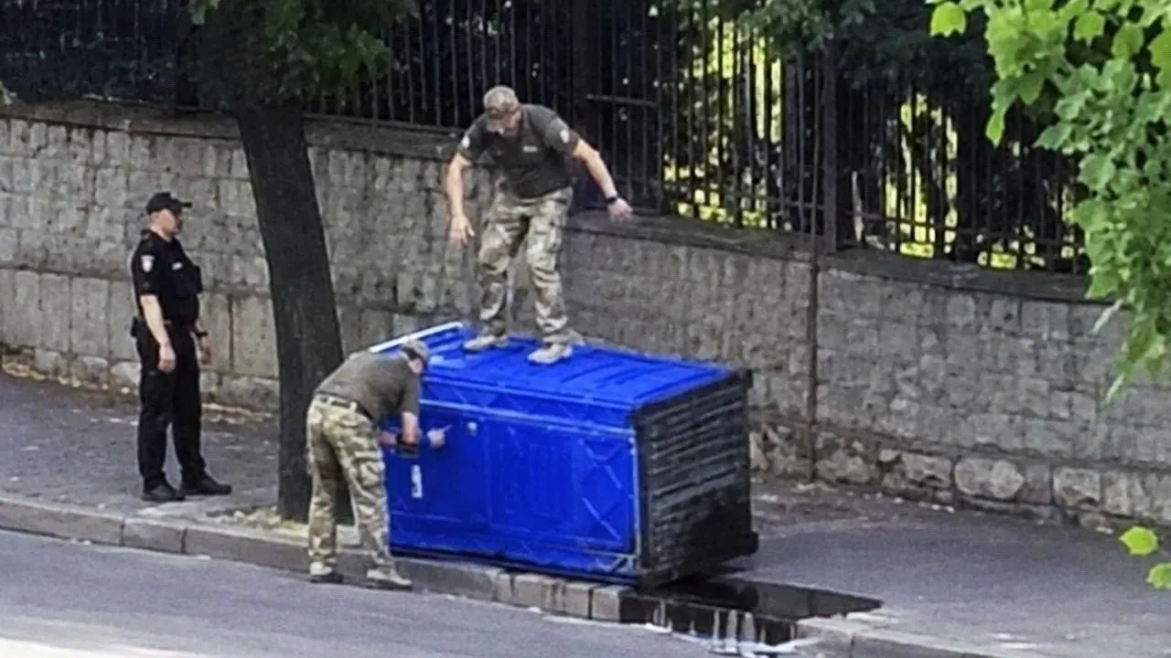 УНИАН