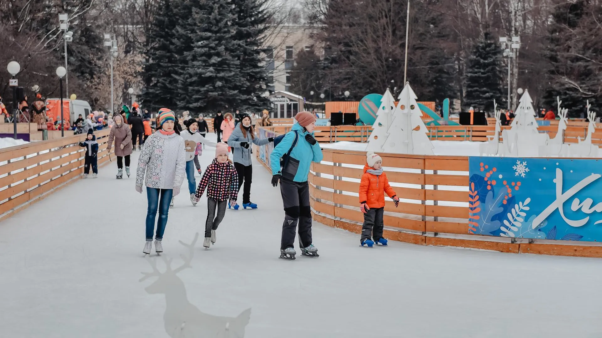 В Химках предстоящей зимой откроют более 20 ледовых площадок