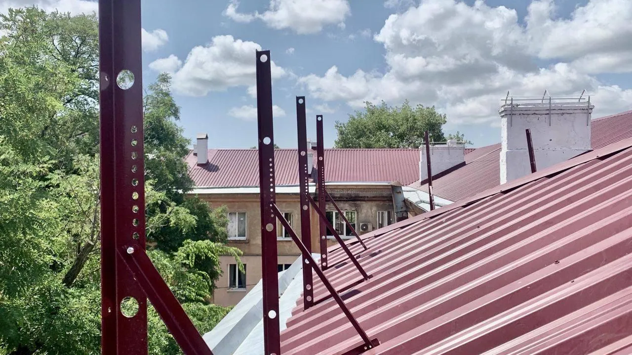 Подмосковные специалисты завершают работы в МКД Приморского района Мариуполя