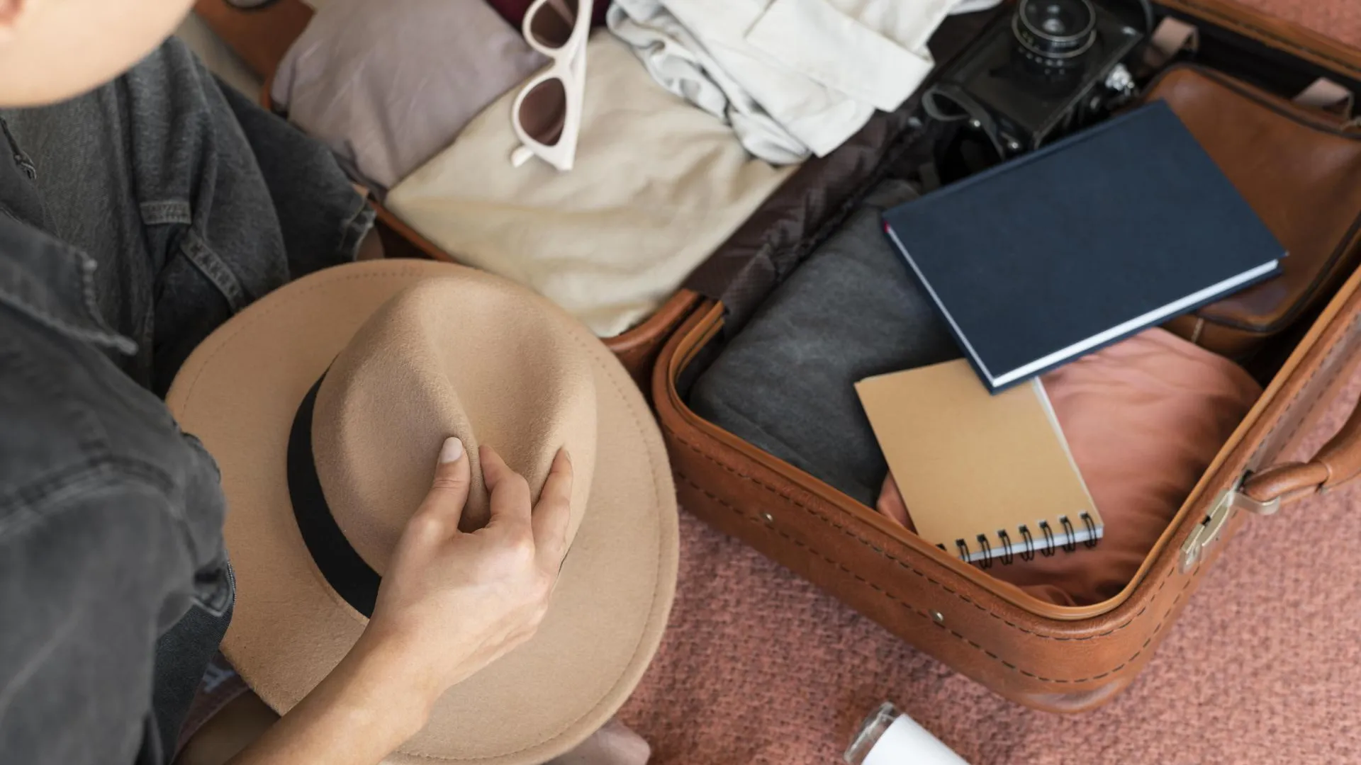 Стало известно, сколько денег на подготовку к отпуску тратят женщины и мужчины