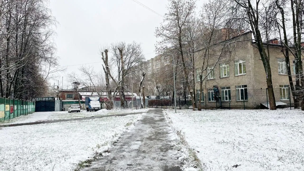 Удобные тропинки появятся у поликлиники в поселке ВУГИ Люберец